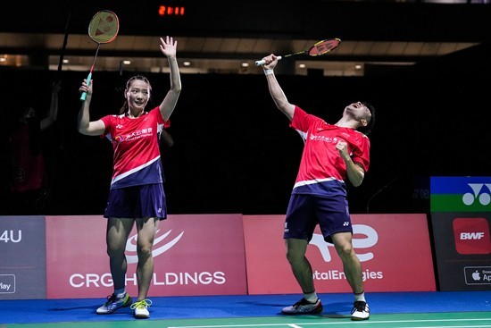 劲的男子足 劲的男子足